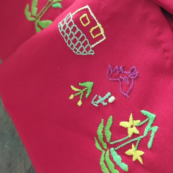 Three Vintage Handmade Red Linen Napkins with Folk Art Embroidery - Picture 7 of 8